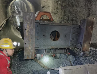 反井鉆機操作工招聘 反井鉆機操作工招聘